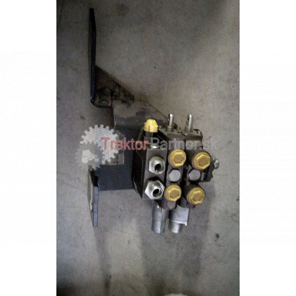 Rozvádzač BOSCH - dvojsekčný [Rexroth 08 402 975] - 53.415.901