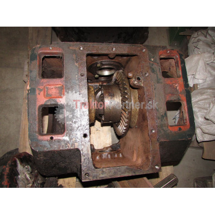 Skriňa hlavného prevodu [starší kus] - 3711 2501.351