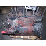 Kľuková skriňa s vekami ložisiek [starší kus, 69 blok 102 vrtanie]