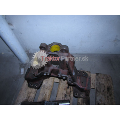 Konzola prednej nápravy [starší kus,maximalne zachovala bez cisla vyrazeného] - 6211 3304.351